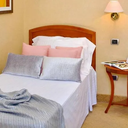 Hotel Lh Lloyd 3*