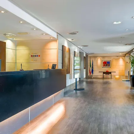 Hotel Quality Rouge Et Noir 4*