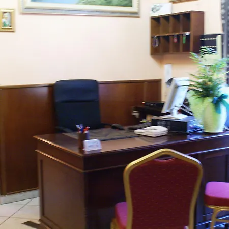 Hotel Farini 2*