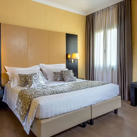 Savoy 4* Ρώμη