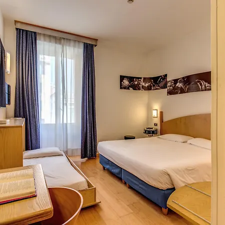 Franklin Feel The Sound Hotel 3*