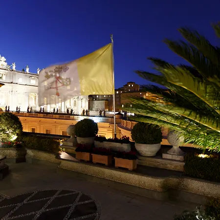 Residenza Paolo Vi Hotel 4*