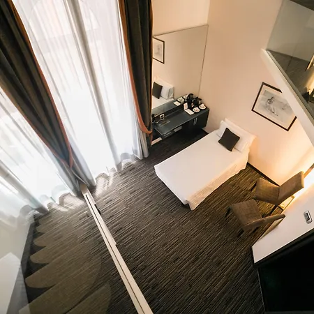 Western Universo Hotel 4*
