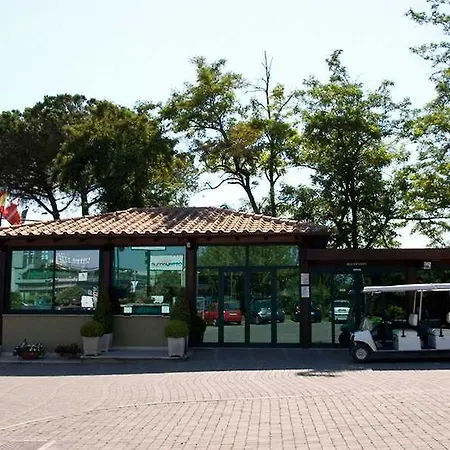 Flaminio Village Park 4*