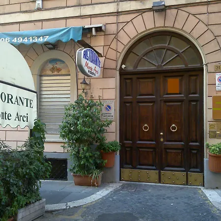 Lazzari Hotel 2*
