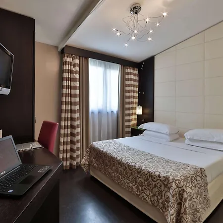 Western Cinemusic Hotel 4*