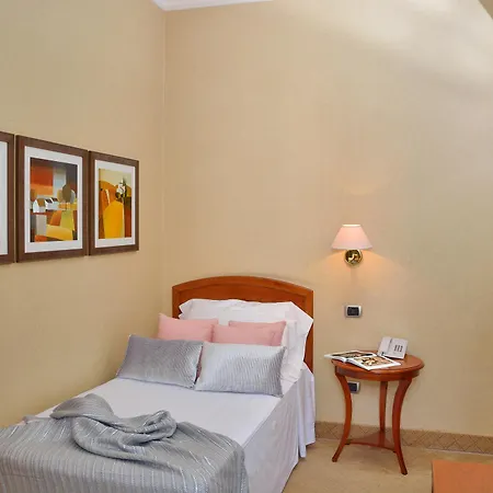 Hotel Lh Lloyd