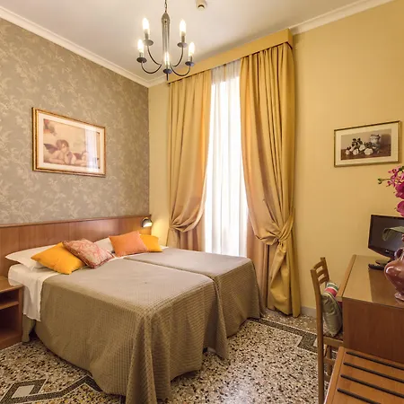 Szálloda Hotel Corona