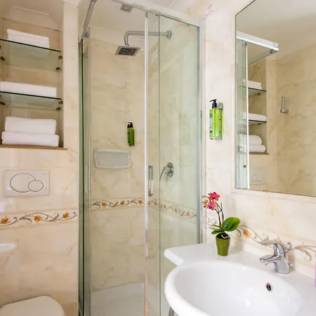 Hotel Oxford 4*