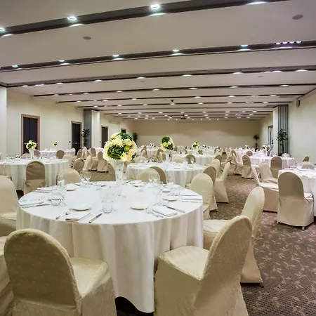 Szálloda Crowne Plaza St. Peter's By Ihg 4*