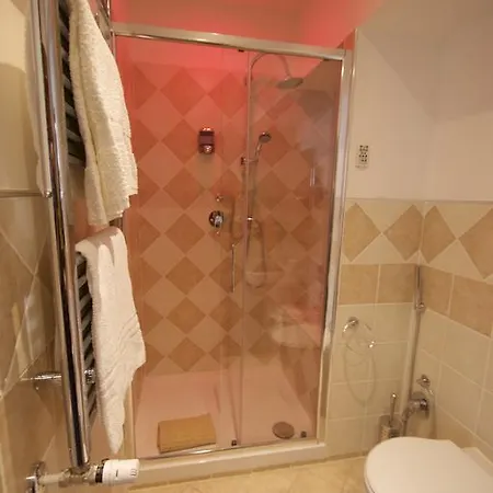 La Perla Di Bed & Breakfast 2*