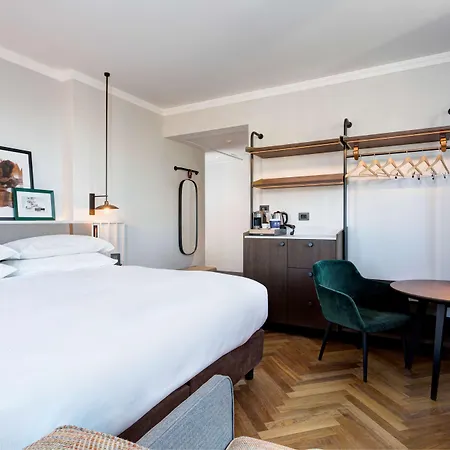 Doubletree By Hilton Monti ローマ