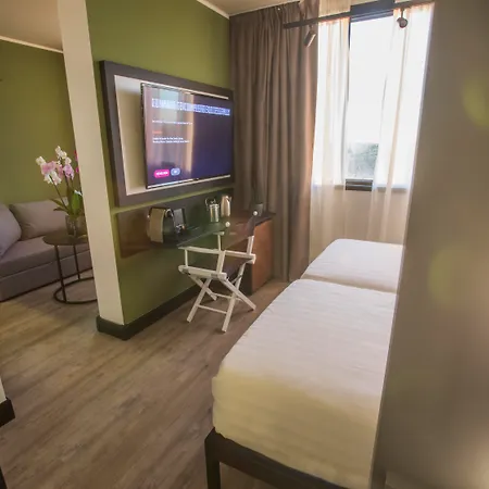 Mercure Cinecitta 4*