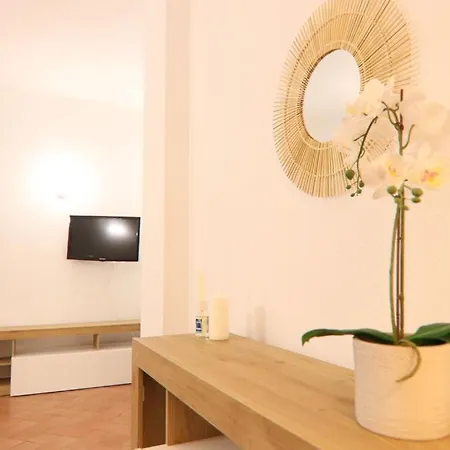 Apartment Colosseum 20 *