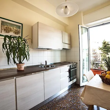 Corso Di Francia Bed and Breakfast 2*