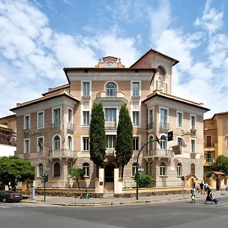 Hotel The Cross 3*