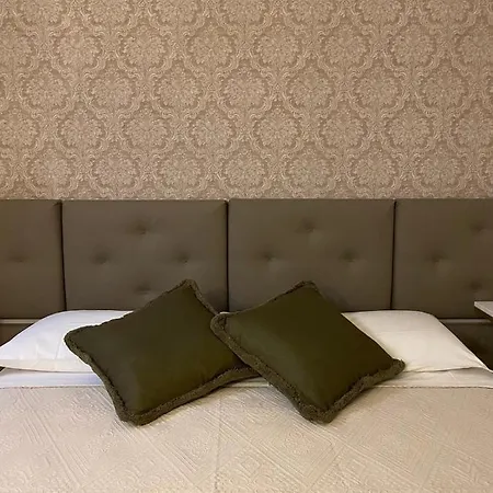 Guest house Condotti 2*