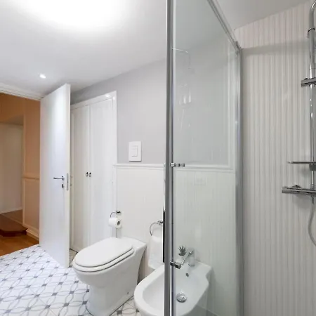 The Rent - Stylish One-bedroom In Piazza Barberini Rome