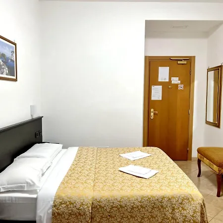 Domus Termini ホテル ローマ