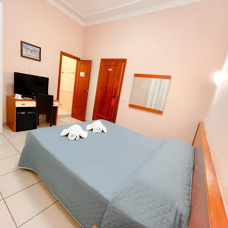 Alius And Freerome Hotel 2*