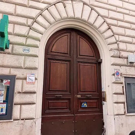 Affittacamere Via Milano 52 *