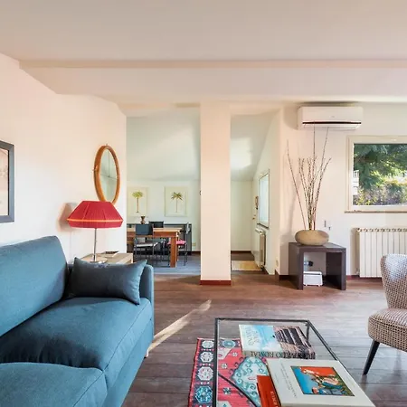 Bright And Comfy Terraced In Trastevere *