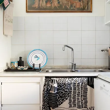 Apartment Bright And Comfy Terraced In Trastevere