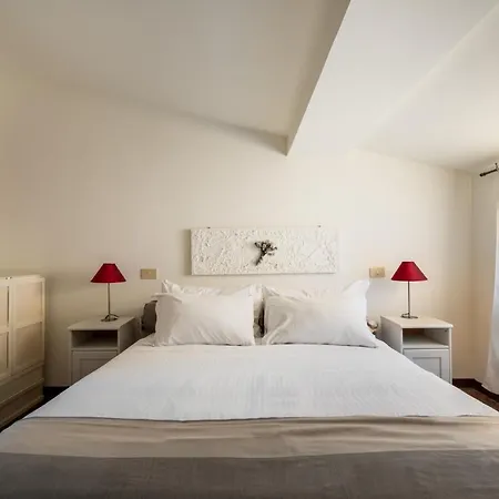 Bright And Comfy Terraced In Trastevere Apartment