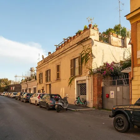 Apartment Bright And Comfy Terraced In Trastevere Rome