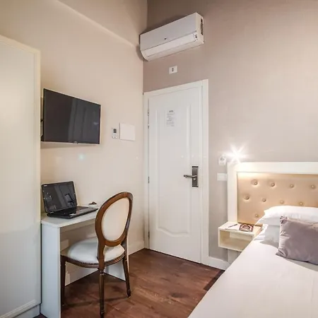 Hotel San Silvestro Řím