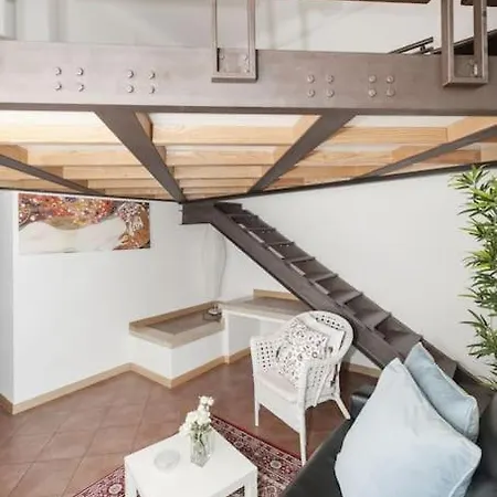 Stylish Loft - Colosseum 4 Min Walk -3 Beds -sleeps Up To 6 People * Rome