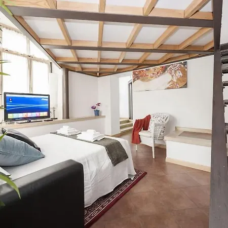 Stylish Loft - Colosseum 4 Min Walk -3 Beds -sleeps Up To 6 People Apartment Rome