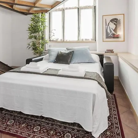 Apartment Stylish Loft - Colosseum 4 Min Walk -3 Beds -sleeps Up To 6 People Rome
