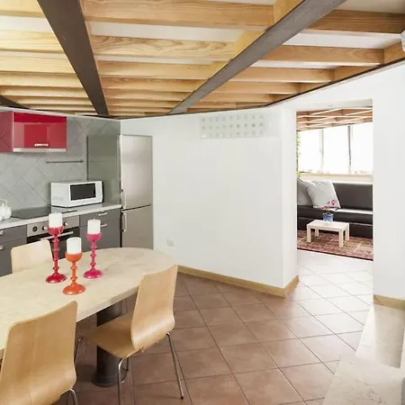 Stylish Loft - Colosseum 4 Min Walk -3 Beds -sleeps Up To 6 People