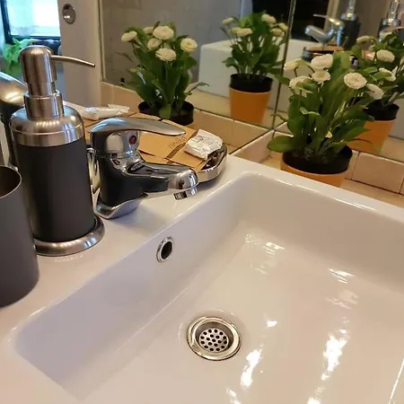 Apartment Stylish Loft - Colosseum 4 Min Walk -3 Beds -sleeps Up To 6 People