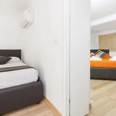 Stylish Loft - Colosseum 4 Min Walk -3 Beds -sleeps Up To 6 People