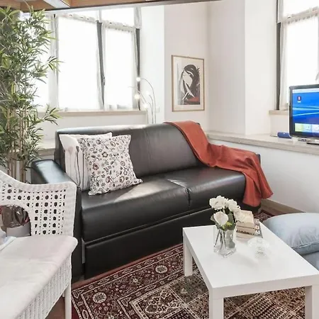 Stylish Loft - Colosseum 4 Min Walk -3 Beds -sleeps Up To 6 People Apartment