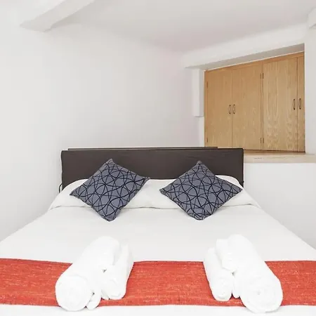 Stylish Loft - Colosseum 4 Min Walk -3 Beds -sleeps Up To 6 People Apartment Rome