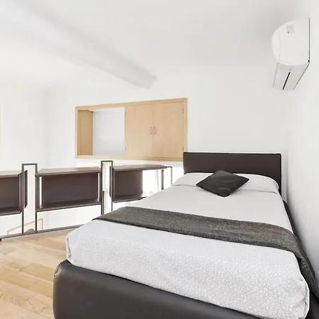 Stylish Loft - Colosseum 4 Min Walk -3 Beds -sleeps Up To 6 People
