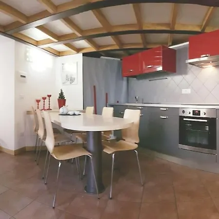 Stylish Loft - Colosseum 4 Min Walk -3 Beds -sleeps Up To 6 People Apartment Rome