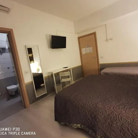 委托里斯旅馆 2*
