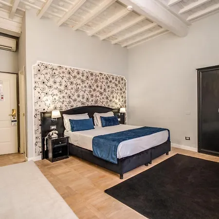 Hotel Relais Fontana Di Trevi 3*
