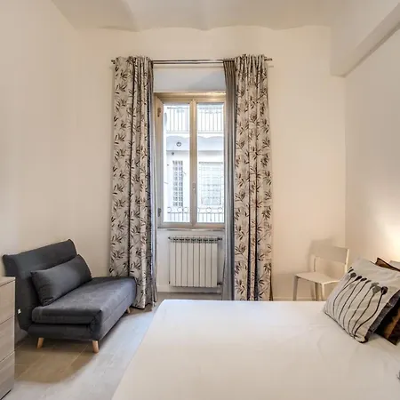 Newly Renovated By The Vatican Apartment *