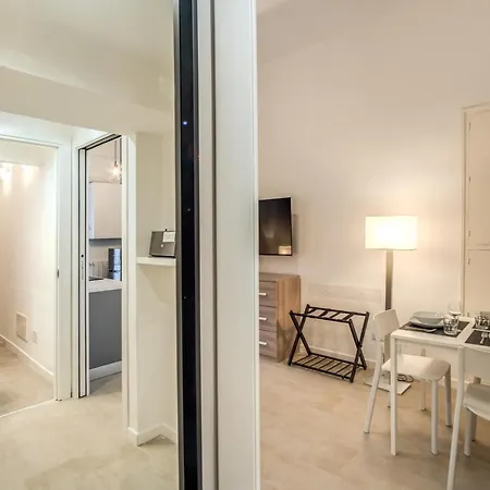 Newly Renovated By The Vatican Apartment Rome