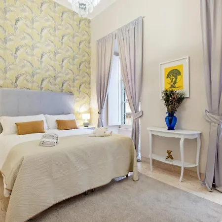 Апартаменты Lux And Charme Between Trevi And Pantheon Рим
