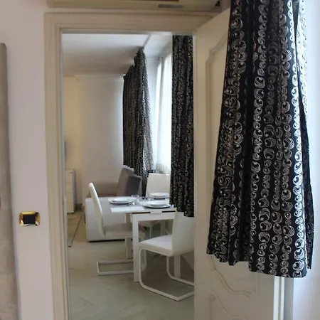 Apartman Trevi Fountain & Spanish Steps