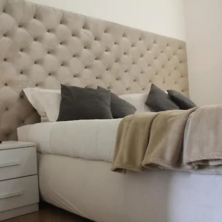 Wamma Spanish Steps With Two Bedrooms