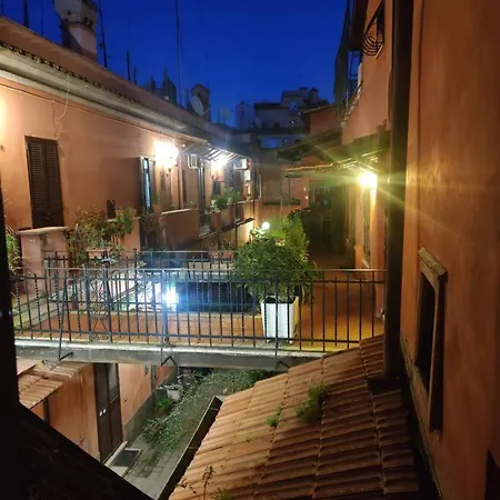 Julia Nel Cuore Di Trastevere Apartment