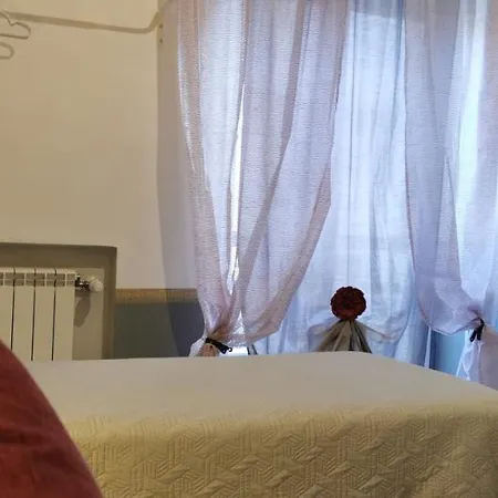 委托里斯旅馆 2*