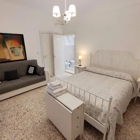 Guest house Sergio Tourist Rental Close Tiburtina Station Rome